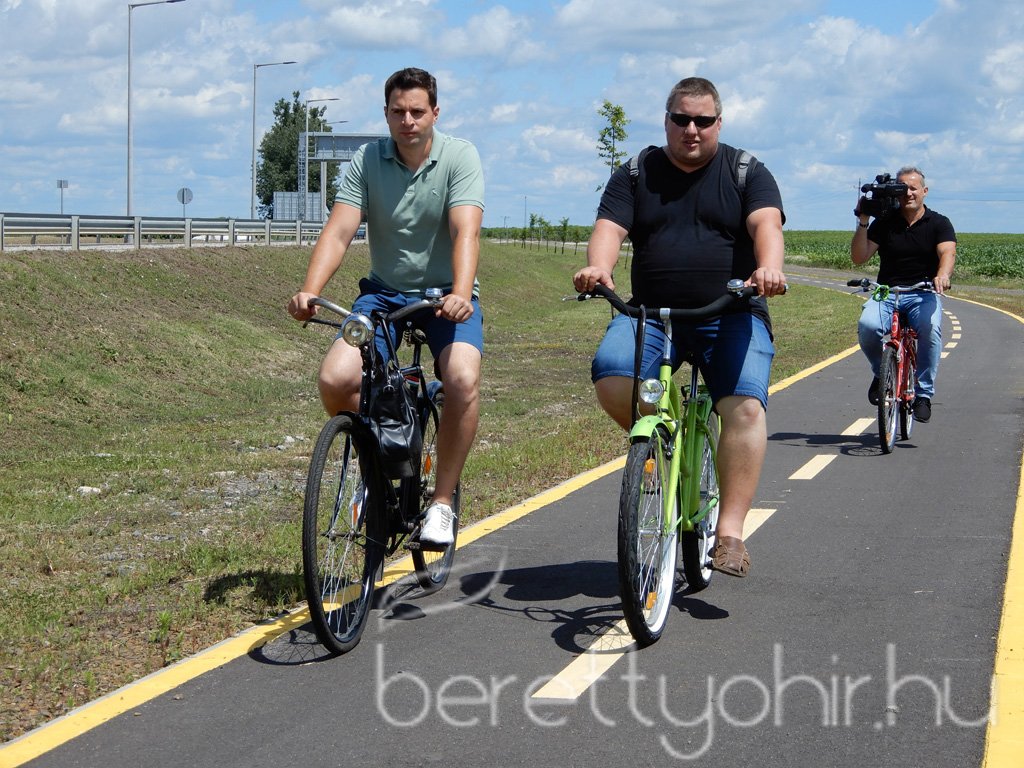 Átadták a Berettyóújfalu-Tépe kerékpárutat 27
